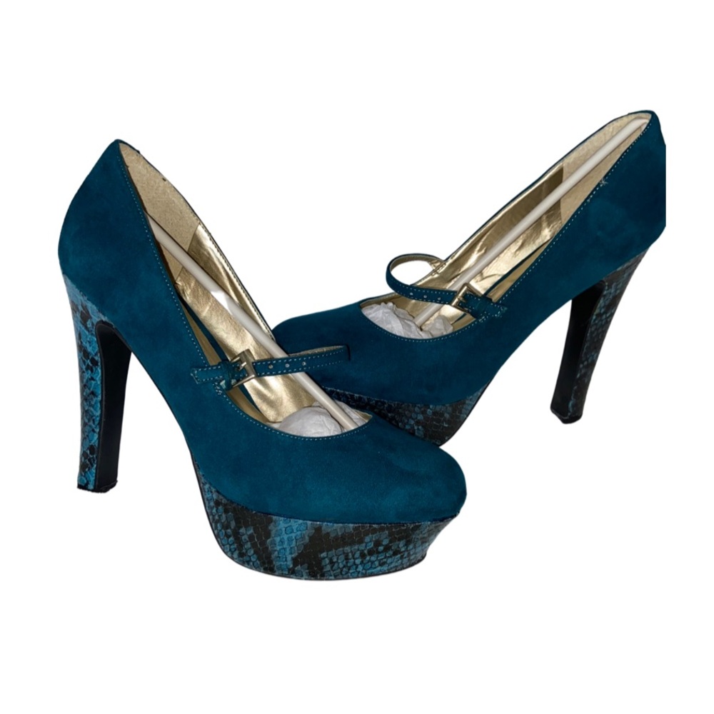 Mary Jane pumps